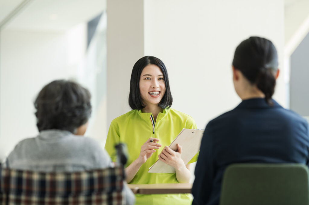 社会福祉士の取り方は3ステップ！社会人におすすめな勉強方法も解説