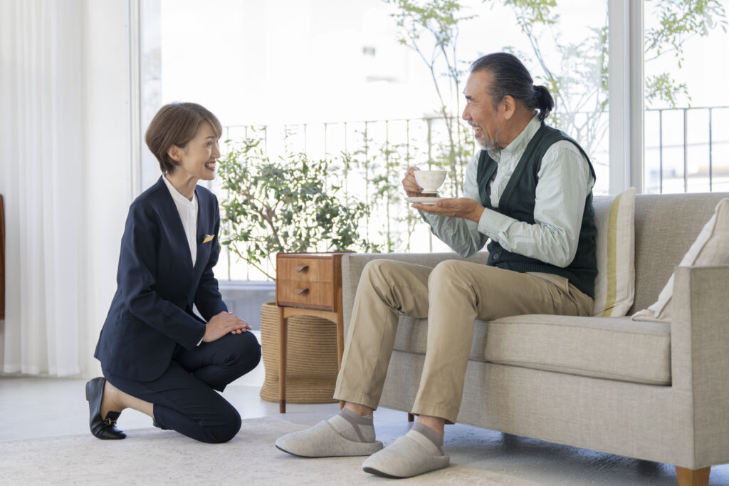 サ高住とは？サービス内容や入居条件、介護職の仕事内容を紹介