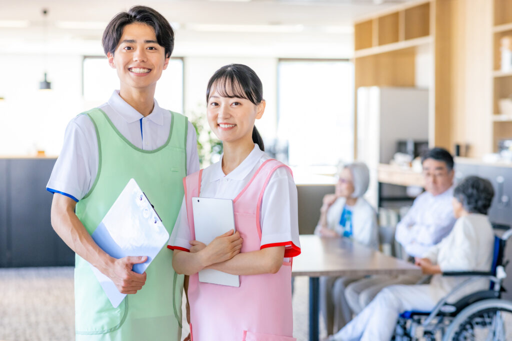 身長が低くても介護職員になれる？働き方やおすすめの職場をご紹介